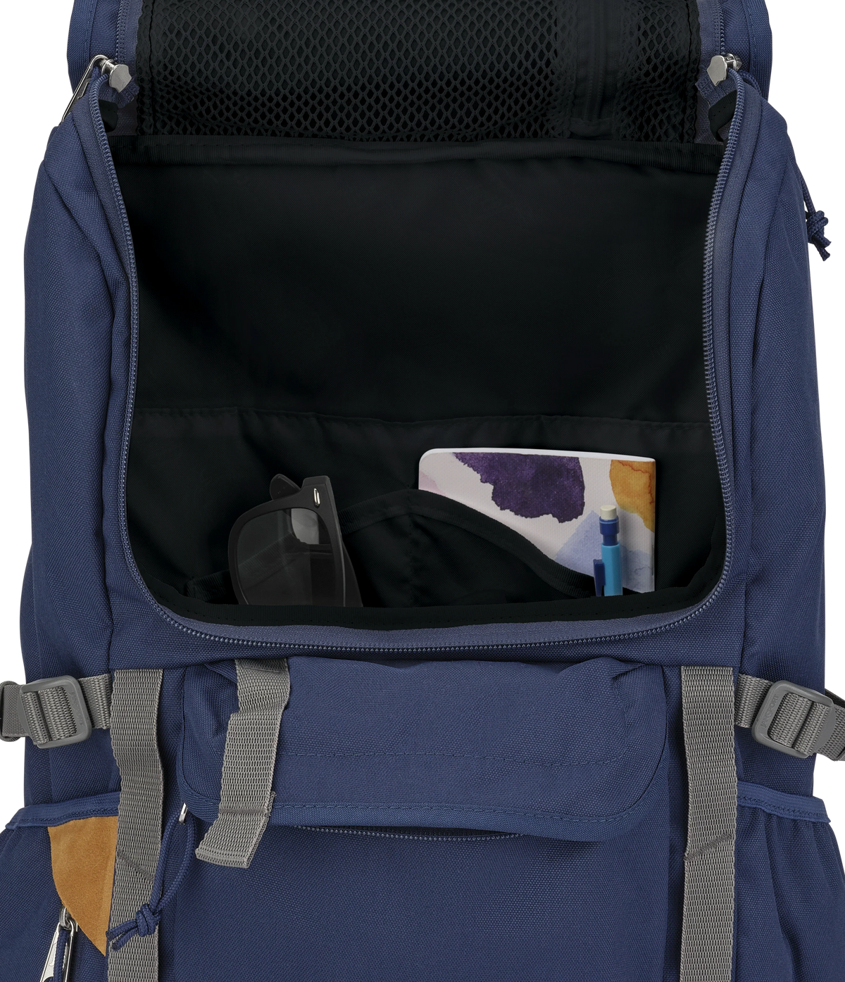 hatchet-backpack-d7 JS0A47J4003-DET3.webp