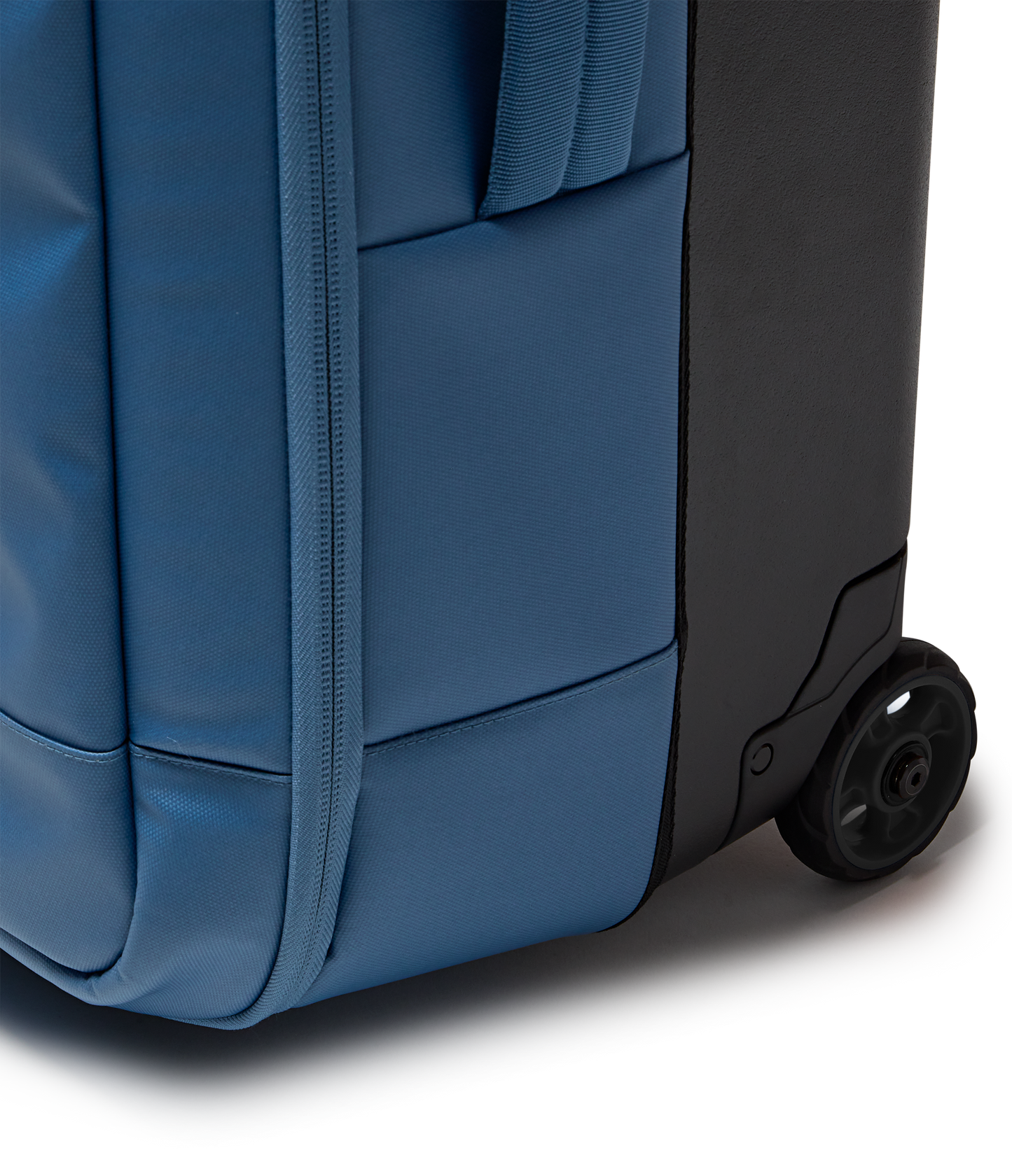 good-latitude-30-rolling-duffel-e4 JS0A86EOEW5-DET4.png