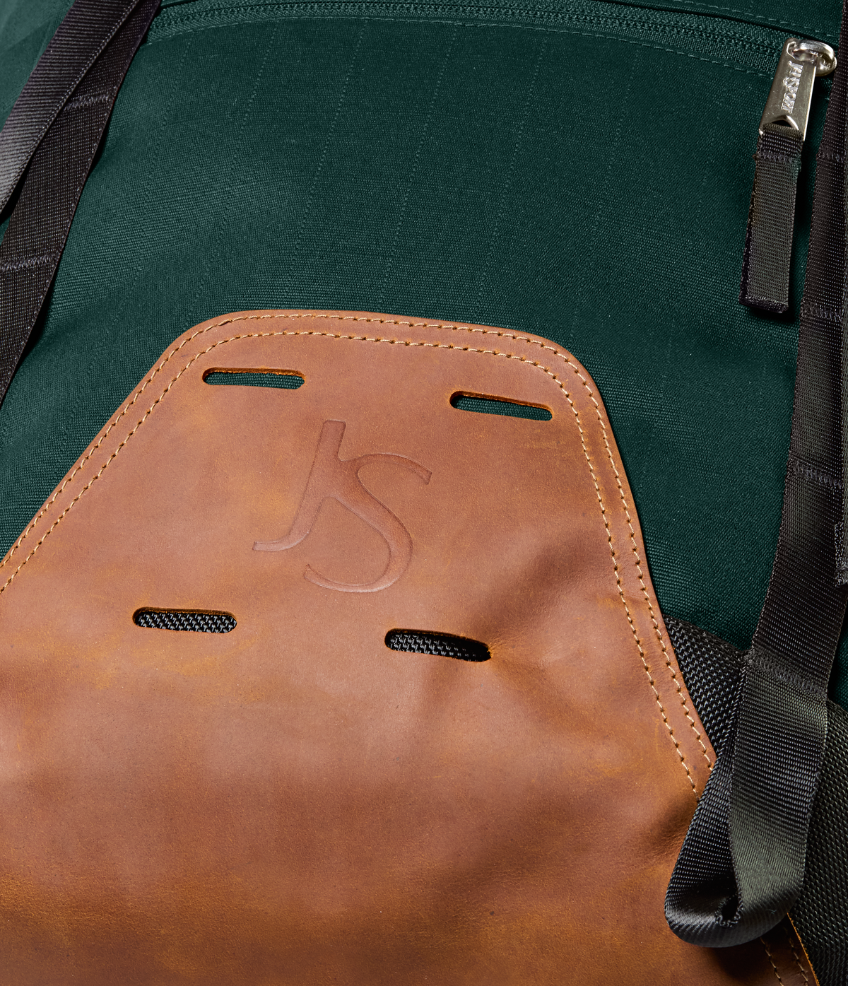 cruiser-rucksack-x8 JS0A86EP7F7-DET4.png