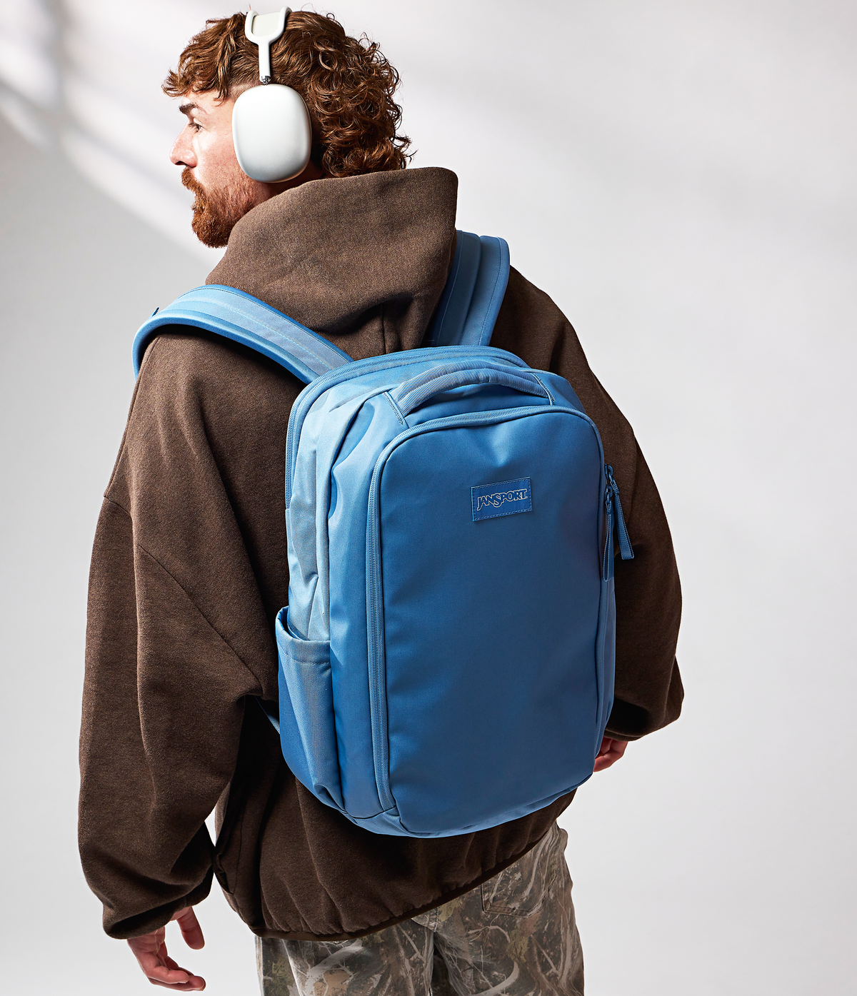good-latitude-travel-pack-30l-t9 JS0A86ETEW5-MODEL.png