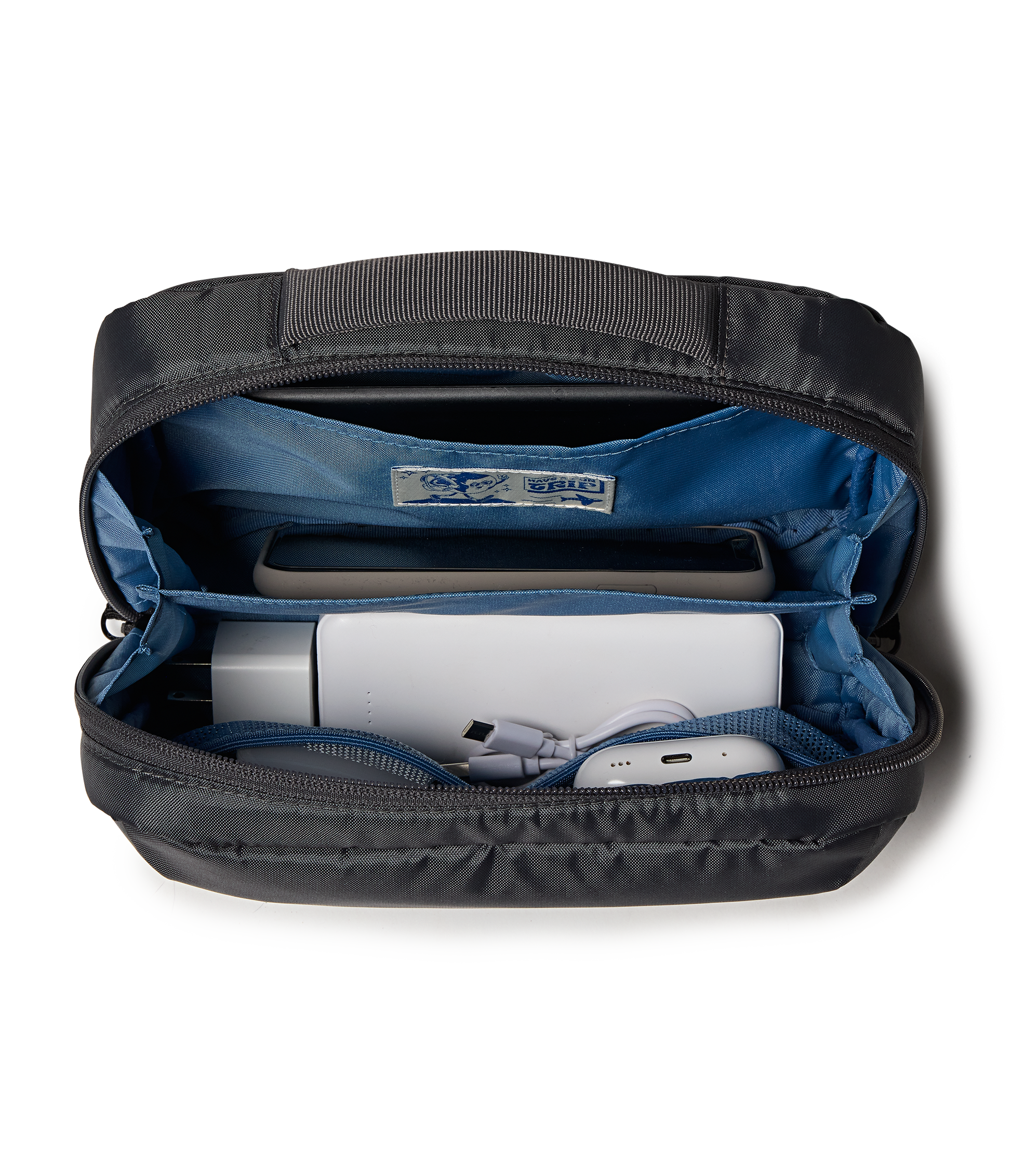 22-carry-on-luggage-tech-organizer-smokey-grit-set-d2 JS0A86EVDMX-DET3.png