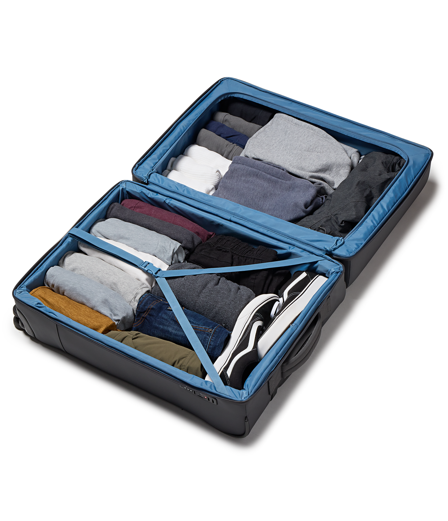 26-checked-luggage-toiletry-bag-elemental-blue-set-h3 JS0A8E8CDMX-DET3.png